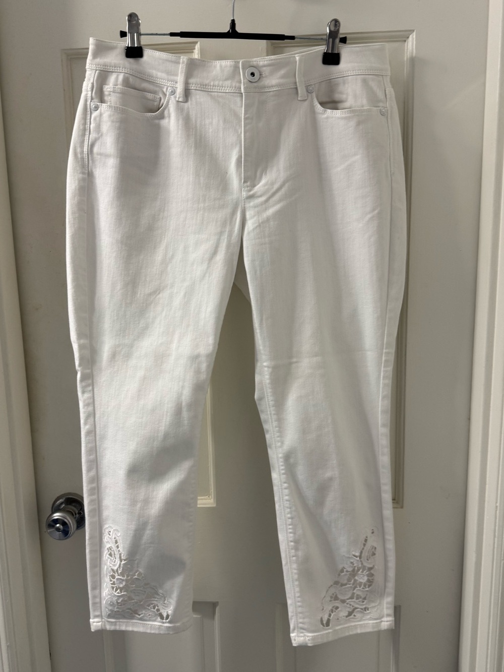 J Jill white cropped jeans, embroidered hems, 10 *new without tag